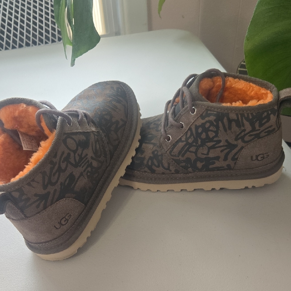 UGG Brown and Orange Boots with Cozy Lining - Picture 2 of 8